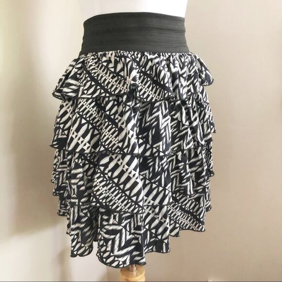BCX Geometric Tiered Ruffle Black & White Mini Skirt Size L - Picture 3 of 7